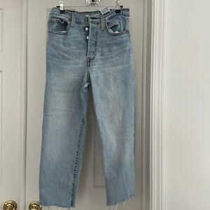 Levi’s rib cage straight button fly 28 crop